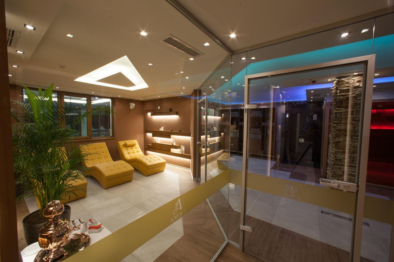 Amira Boutique Hotel Bansko Exterior foto The interior of a modern day onsen