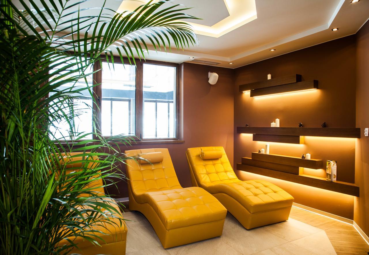 Amira Boutique Hotel Bansko Exterior foto A relaxation room at a spa