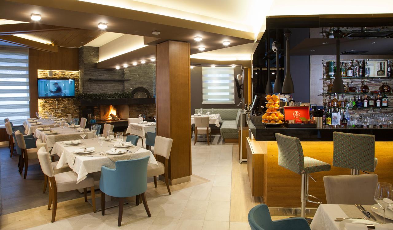 Amira Boutique Hotel Bansko Exterior foto Restaurant in Athens